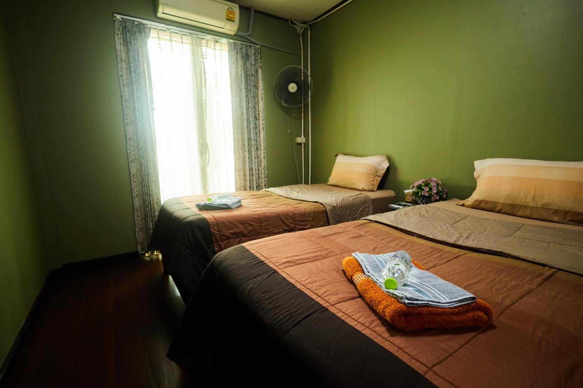 Chommuang Guest House Phra Nakhon Si Ayutthaya Room photo